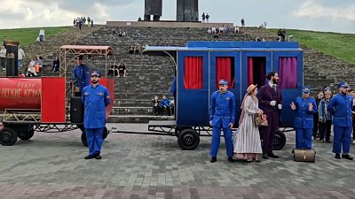 Уличные театры открыли в Магнитогорске новый сезон