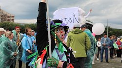 Жители Магнитогорска погрузились в атмосферу уличного театра