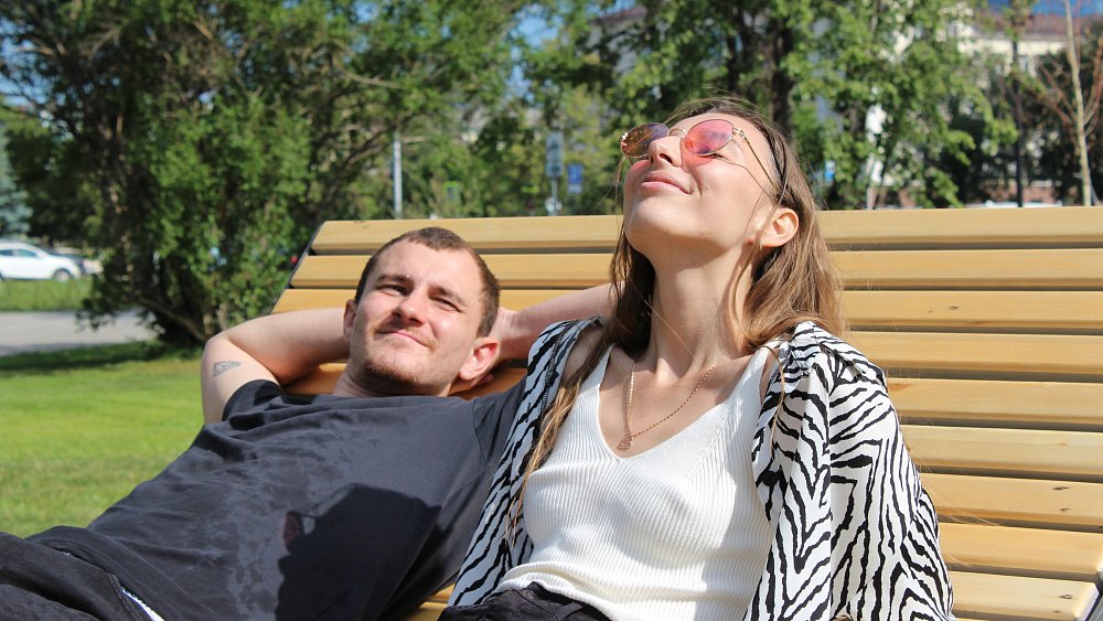 Молодожены Теркины протестируют места отдыха в современном Челябинске