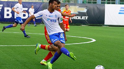 В футбольном клубе «Торпедо» будет играть защитник с нигерийскими корнями