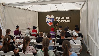 Уроки мужества для школьников проходят в рамках выставки трофейной техники НАТО