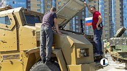 Выставку трофейной техники НАТО в Челябинске посетили более 100 тысяч южноуральцев