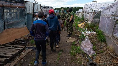В Челябинской области иностранцам запретили работать в автосервисе и торговле