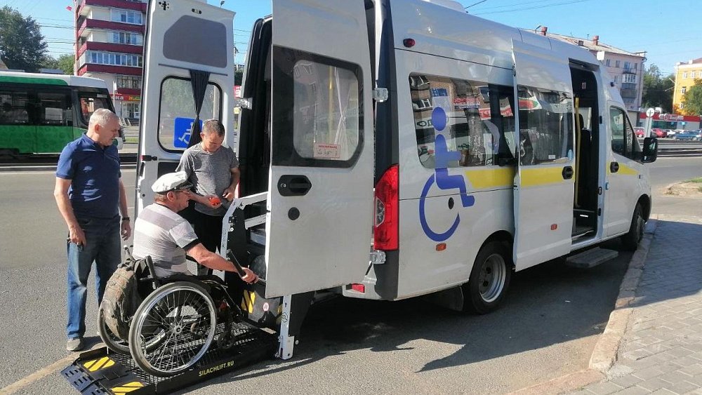 Инвалиды Челябинской области путешествуют на автомобилях, подаренных губернатором