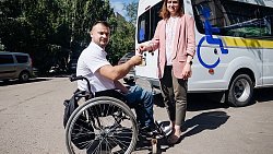 Инвалиды Челябинской области путешествуют на автомобилях, подаренных губернатором