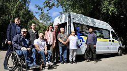 Инвалиды Челябинской области путешествуют на автомобилях, подаренных губернатором