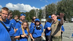 Семьям участников СВО показали трофейную технику НАТО в Челябинске