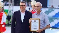 Алексей Текслер наградил лучших челябинских металлургов