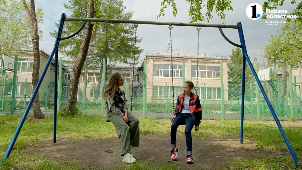 13-летняя Юля ждет родителей, которым можно доверять