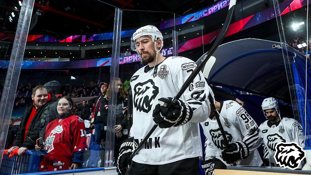 Хоккейный клуб «Трактор» объявил об уходе Антона Бурдасова