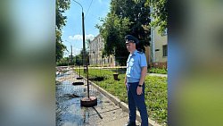 Прокуратура проверила места разлива канализации рядом с домами в Челябинске