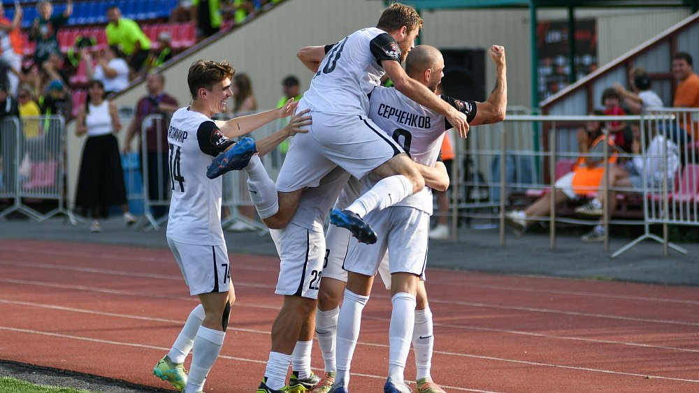 Футбольный клуб «Торпедо» произвел рокировку в составе команды