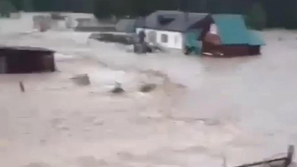 Жительница подтопленного под Карабашом поселка рассказала об обстановке