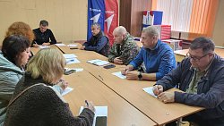 На подтопленных улицах в Челябинске ведется откачка воды