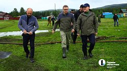 Алексей Текслер пообщался с пострадавшими жителями поселка Киолим