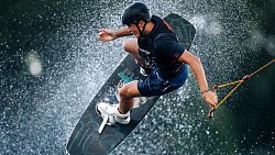 Высокий уровень воды на Шершнях не помешал провести первенство России по вейкборду