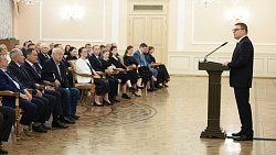 Губернатор Челябинской области Алексей Текслер вручил госнаграды