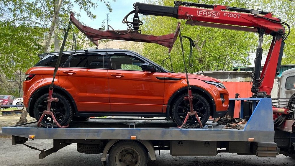 Челябинка расплатилась с долгом в 4 млн рублей после ареста автомобиля