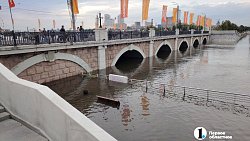 В Челябинске вырос уровень воды на прогулочной набережной