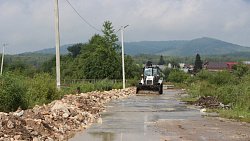 В миасском поселке Смородинка отсыпают «запасной» проезд