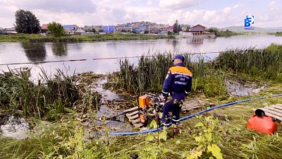 Из миасских водоемов откачали 12 тонн масляных отходов