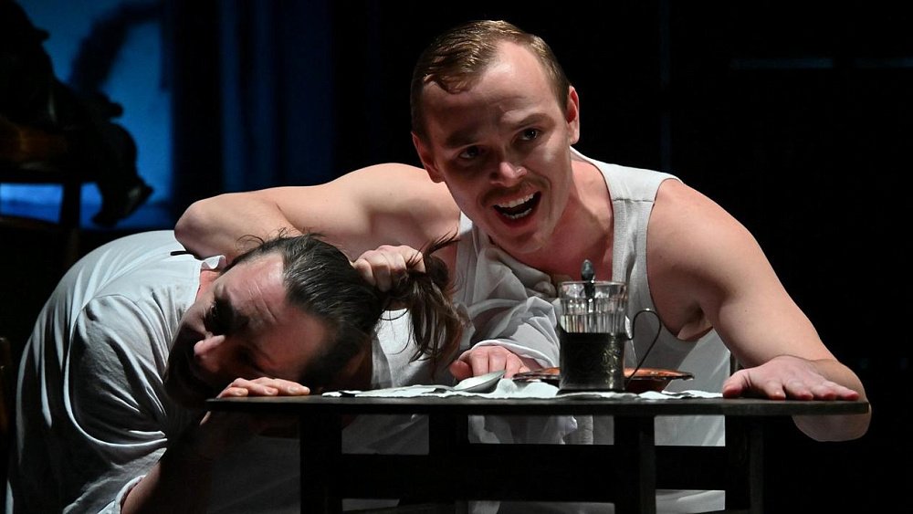 Каникулы закончились: Камерный открывает в Челябинске новый театральный сезон