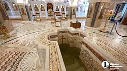 В кафедральном соборе на северо-западе Челябинска впервые крестили взрослого с полным погружением в воду