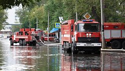 Алексей Текслер поручил вернуть электричество в подтопленные дома в Челябинске в сжатые сроки