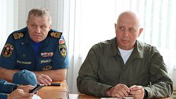 В Миассе ведут работу по очистке реки от масляных сбросов