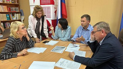 Глава Челябинска провела встречу с жителями подтопленного Ленинского района