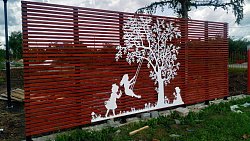 В поселке Шершни по инициативе местных жителей идет реновация сквера