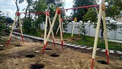 В поселке Шершни по инициативе местных жителей идет реновация сквера