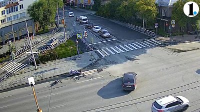 Мотоциклист попал под колеса автомобиля в Челябинске