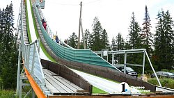 В Челябинской области на уникальном лыжном трамплине тренируются зимой и летом