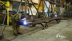 Алексей Текслер осмотрел производство башенных кранов в Нязепетровске