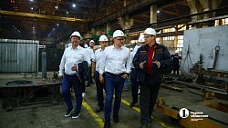 Алексей Текслер осмотрел производство башенных кранов в Нязепетровске