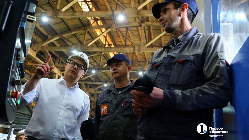 Алексей Текслер осмотрел производство башенных кранов в Нязепетровске