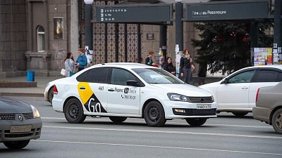 В Челябинске начало работу такси-лоукостер