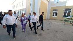 В Каслях обновили школу, автовокзал и музей