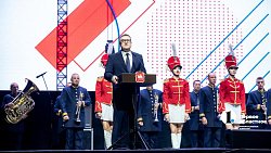 Алексей Текслер вручил награды лучшим работникам строительной отрасли