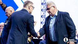 Алексей Текслер вручил награды лучшим работникам строительной отрасли