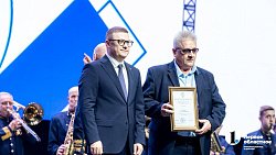 Алексей Текслер вручил награды лучшим работникам строительной отрасли