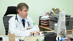 «Шанс заразиться от человека с пневмонией и менингитом стремится к нулю»: главный пульмонолог — о важности вакцинации челябинцев