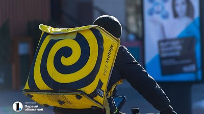 В Челябинске в июле на 69% выросли зарплаты у курьеров