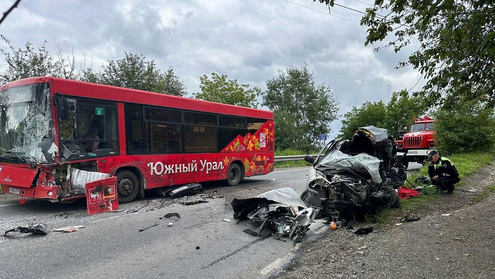 18-летний водитель «Шевроле» погиб в ДТП с автобусом в Златоусте