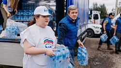 Пострадавшие от паводка жители Коркино получили гуманитарную помощь