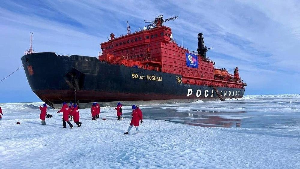 Двое школьников из Челябинской области проведут остаток летних каникул на Северном полюсе