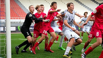 Футбольные команды «Челябинск‑ОСШ» вышли победителями в матчах с «Нефтехимиком»