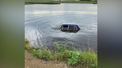 Пропавший под Верхнеуральском пенсионер найден в затопленной машине Пропавший под Верхнеуральском пенсионер найден в затопленной машине