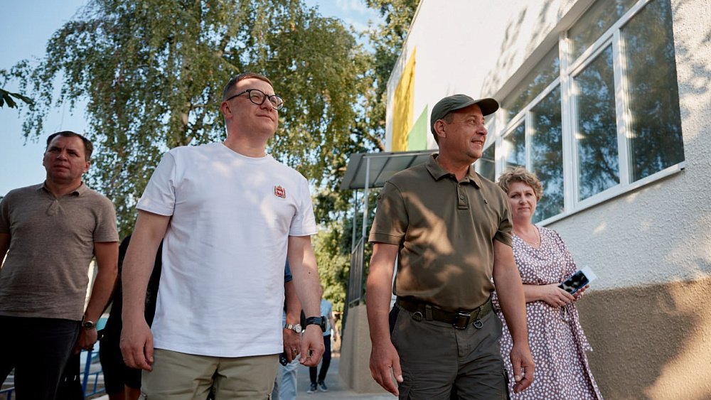 Алексей Текслер осмотрел восстановленные дом, храм, детский сад в ДНР